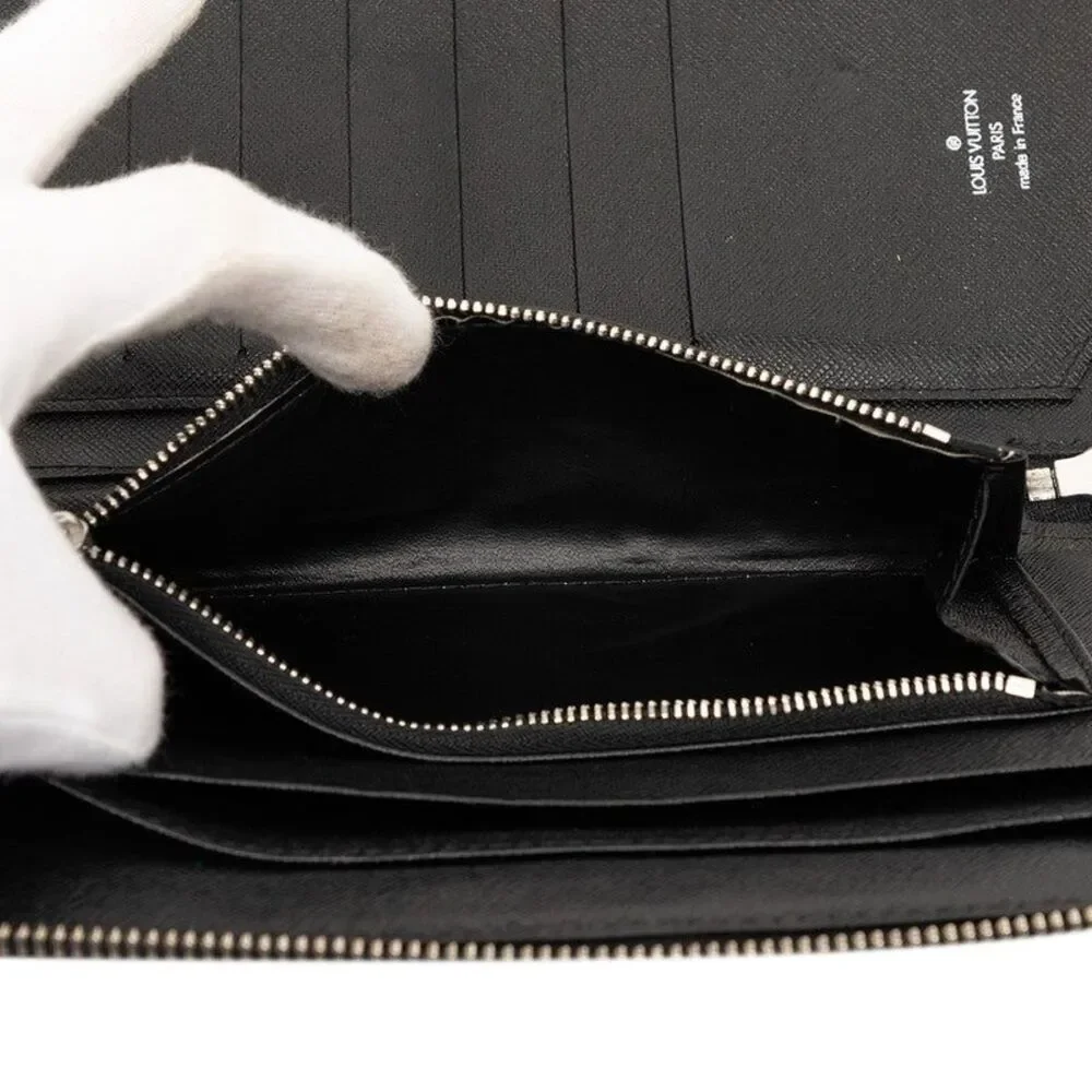Louis Vuitton Taiga Zippy Long Wallet